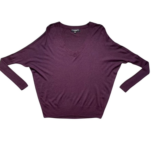 Aritzia Community Sweater Cashmere blend V-neck Pullover Burgundy Size XS - Picture 3 of 15